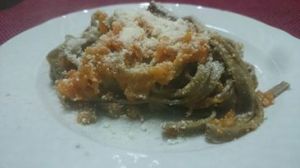 tagliatelle di canapa e funghi porcini